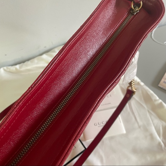 NEW Gucci Medium Metalasse Chevron Tote Cerise Red - Picture 8 of 14